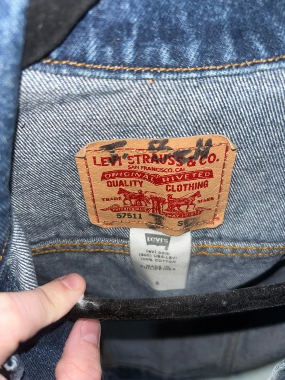 Levi’s Denim Trucker Jacket Blue Cropped Distressed Women’s Small - Picture 3 of 5